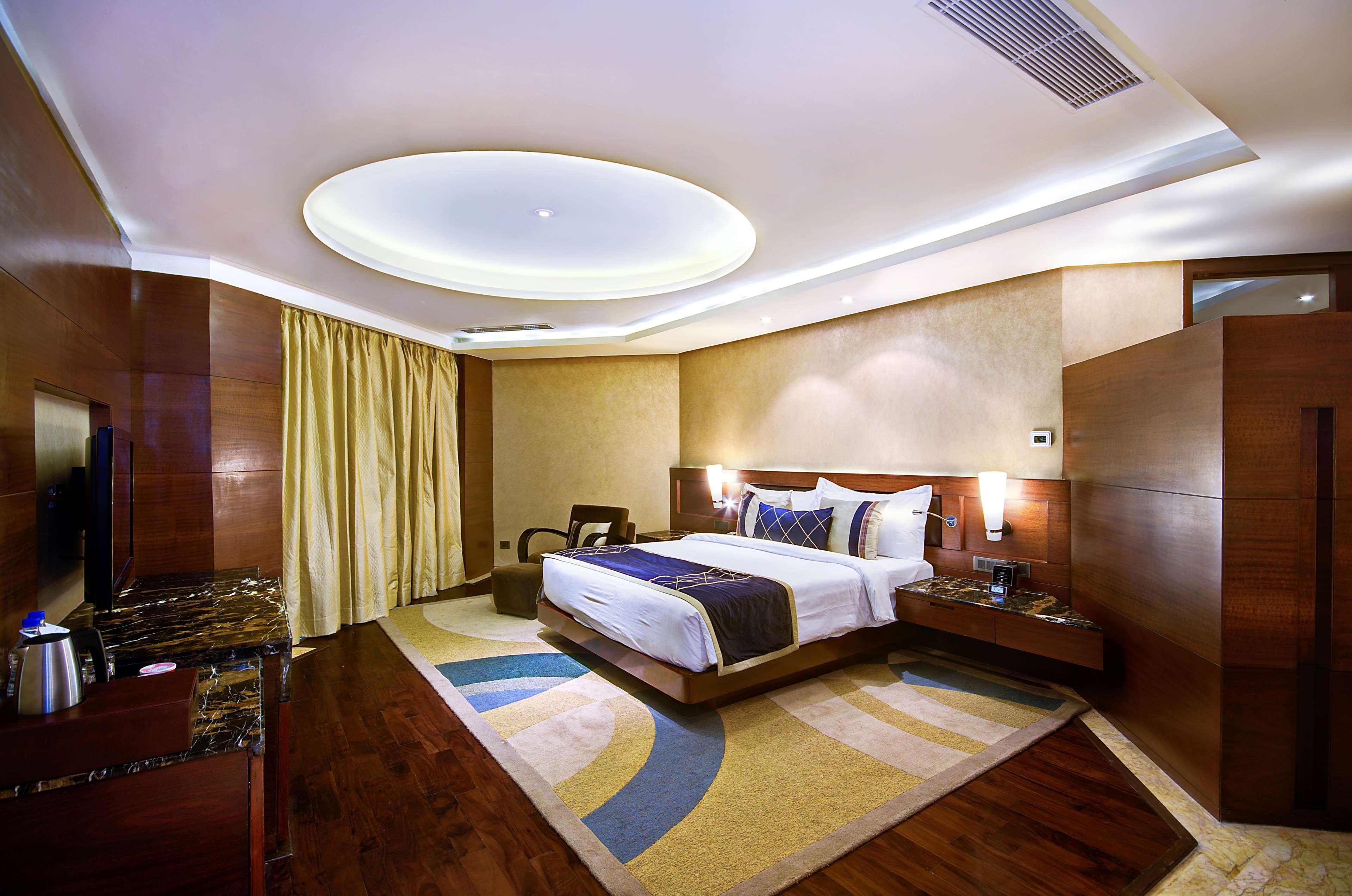 מלון גאזיאבאד Radisson Blu Kaushambi Delhi Ncr מראה חיצוני תמונה
