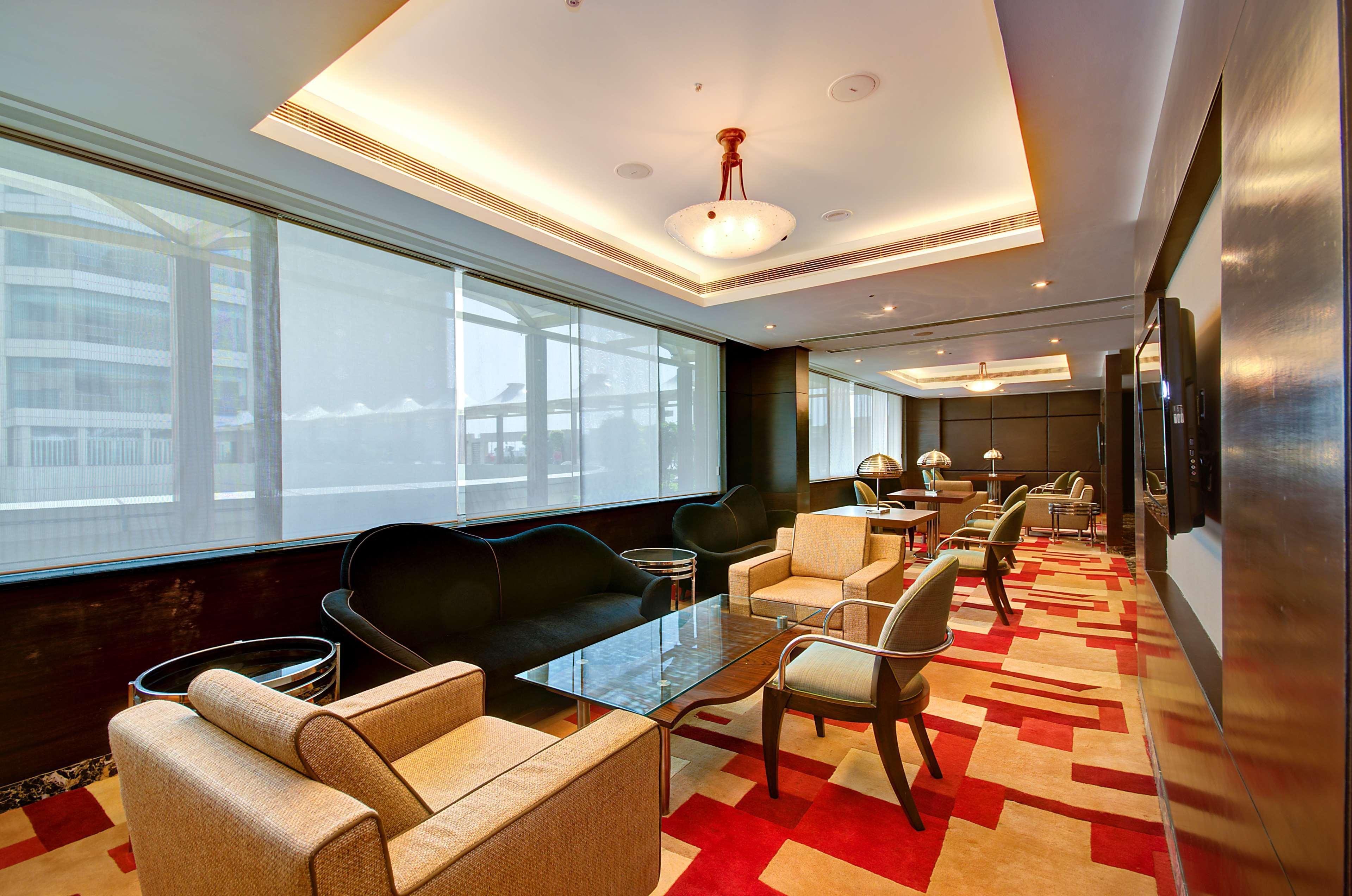 מלון גאזיאבאד Radisson Blu Kaushambi Delhi Ncr מראה חיצוני תמונה