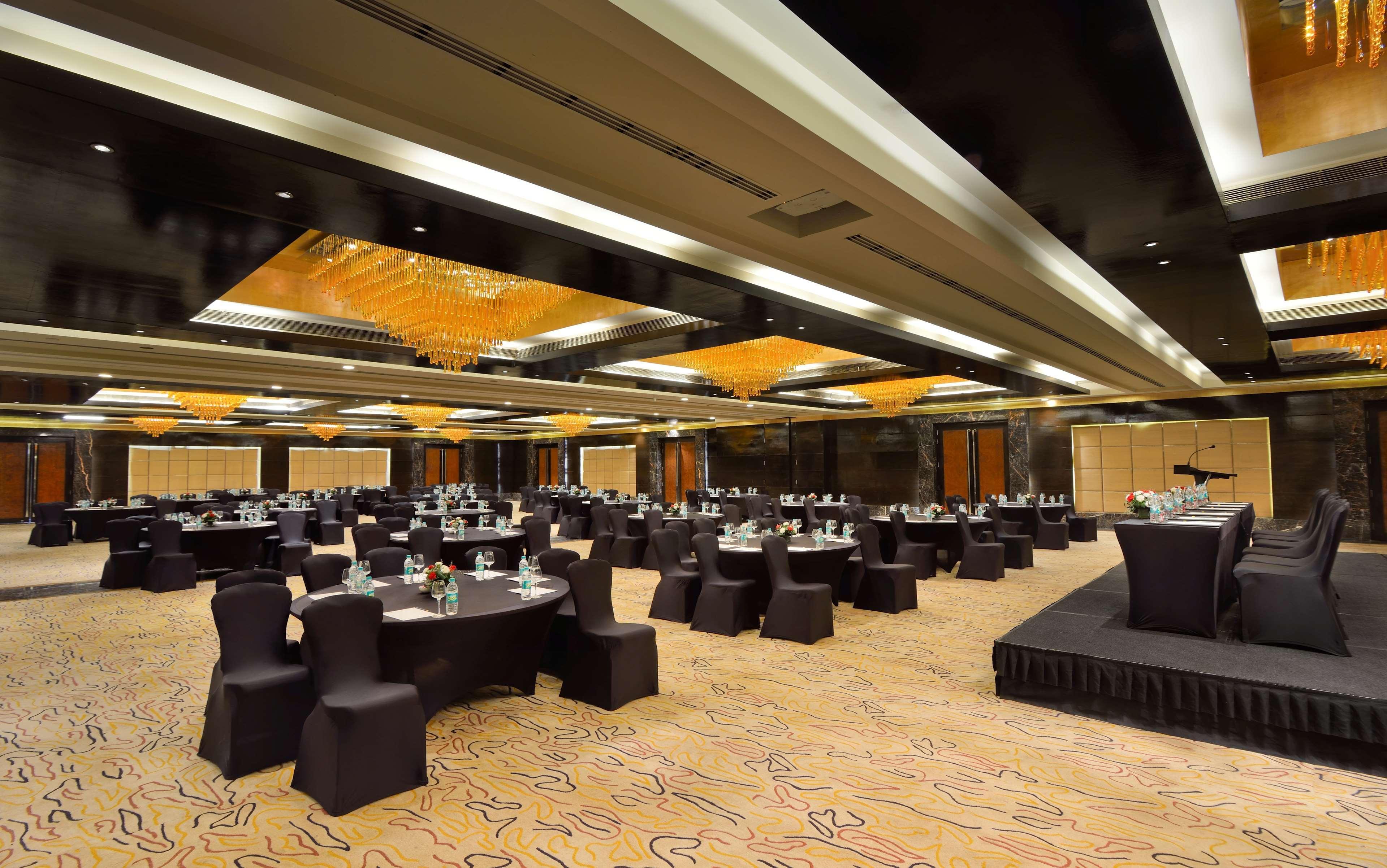 מלון גאזיאבאד Radisson Blu Kaushambi Delhi Ncr מראה חיצוני תמונה