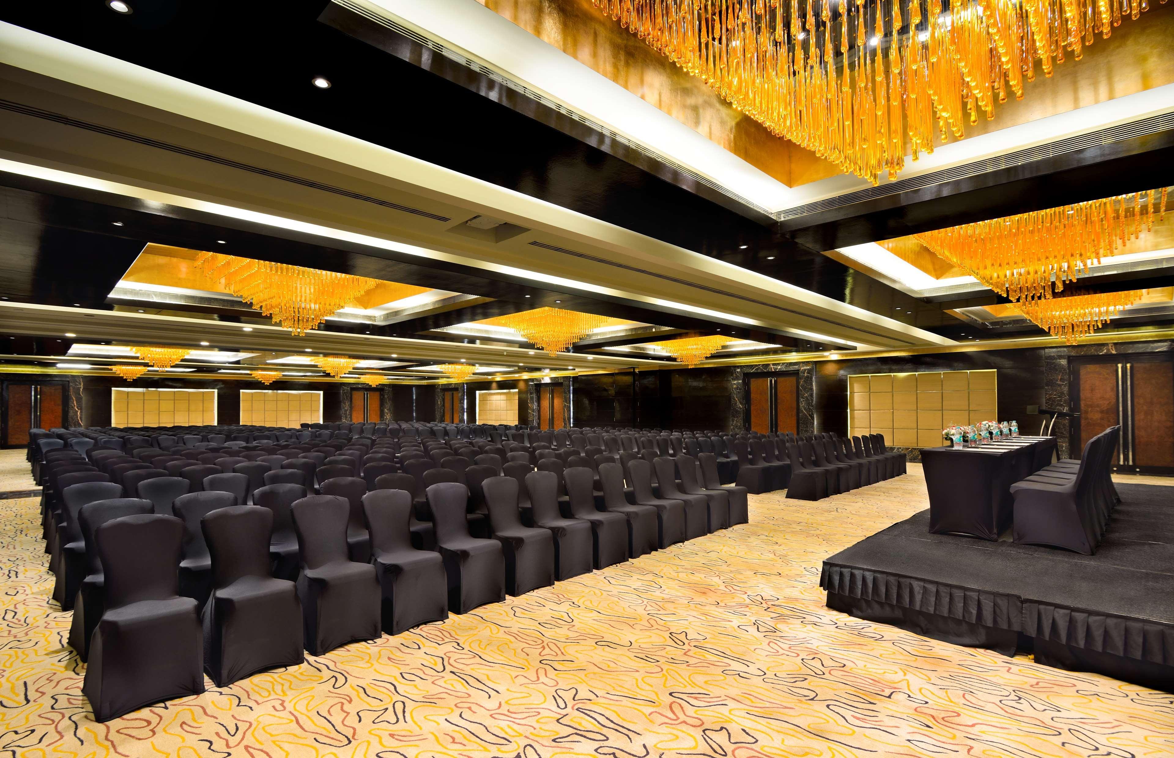 מלון גאזיאבאד Radisson Blu Kaushambi Delhi Ncr מראה חיצוני תמונה