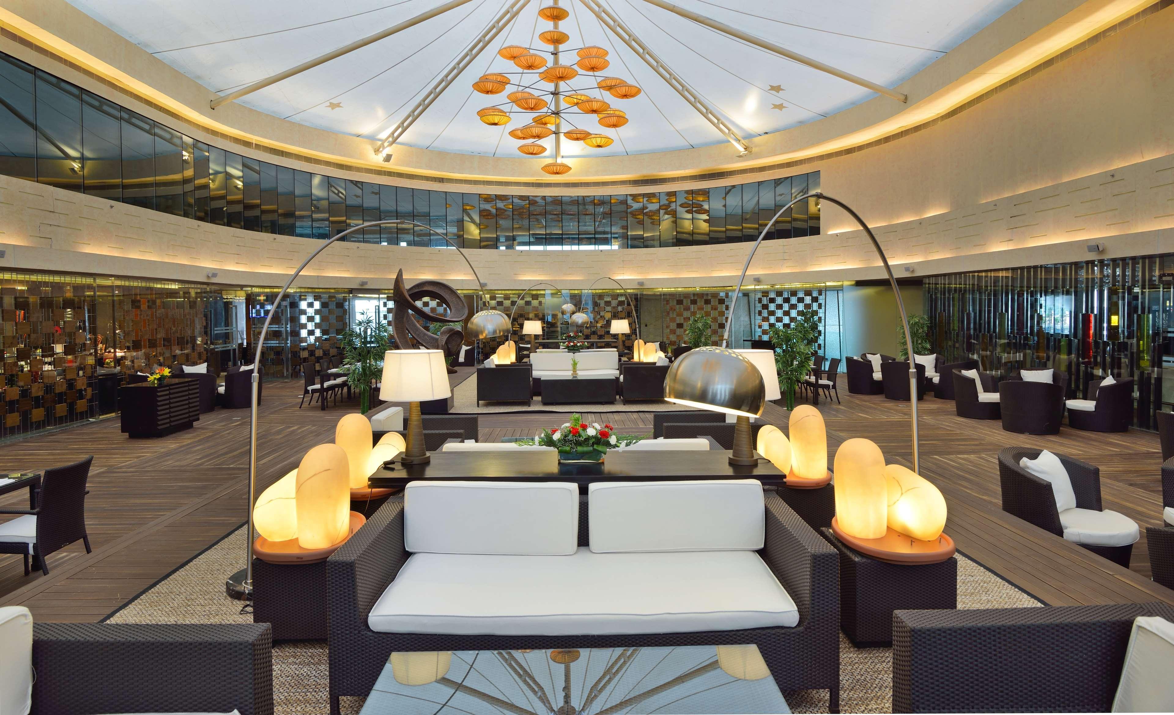 מלון גאזיאבאד Radisson Blu Kaushambi Delhi Ncr מראה חיצוני תמונה