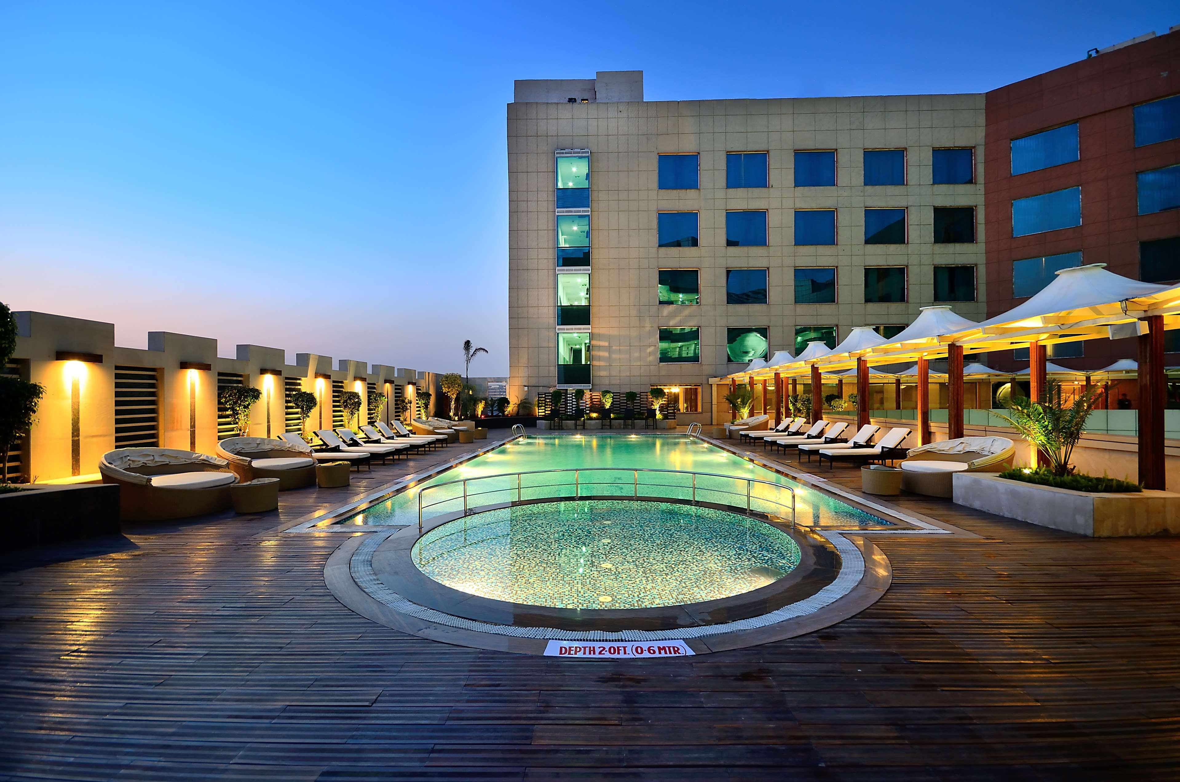 מלון גאזיאבאד Radisson Blu Kaushambi Delhi Ncr מראה חיצוני תמונה