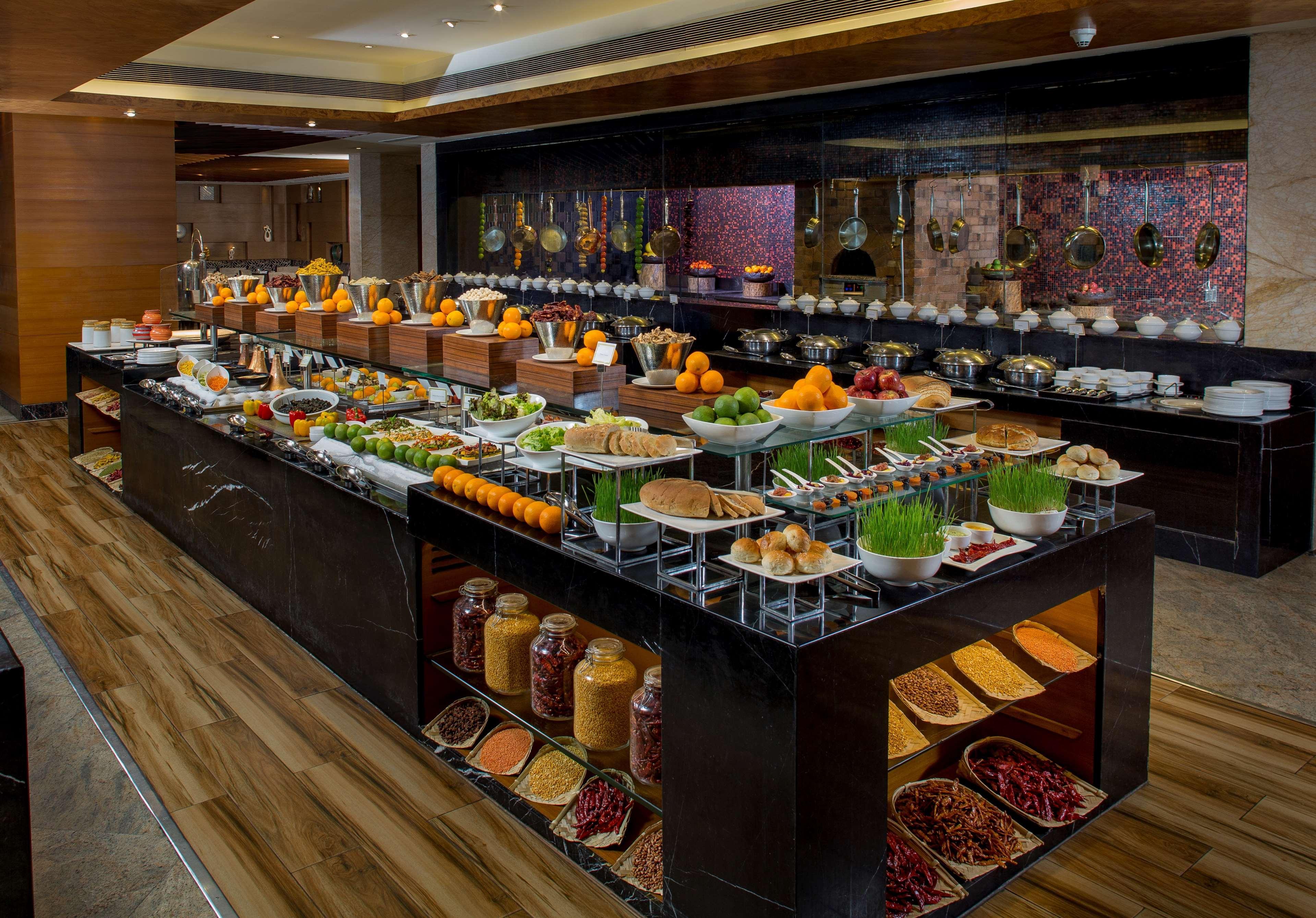 מלון גאזיאבאד Radisson Blu Kaushambi Delhi Ncr מראה חיצוני תמונה