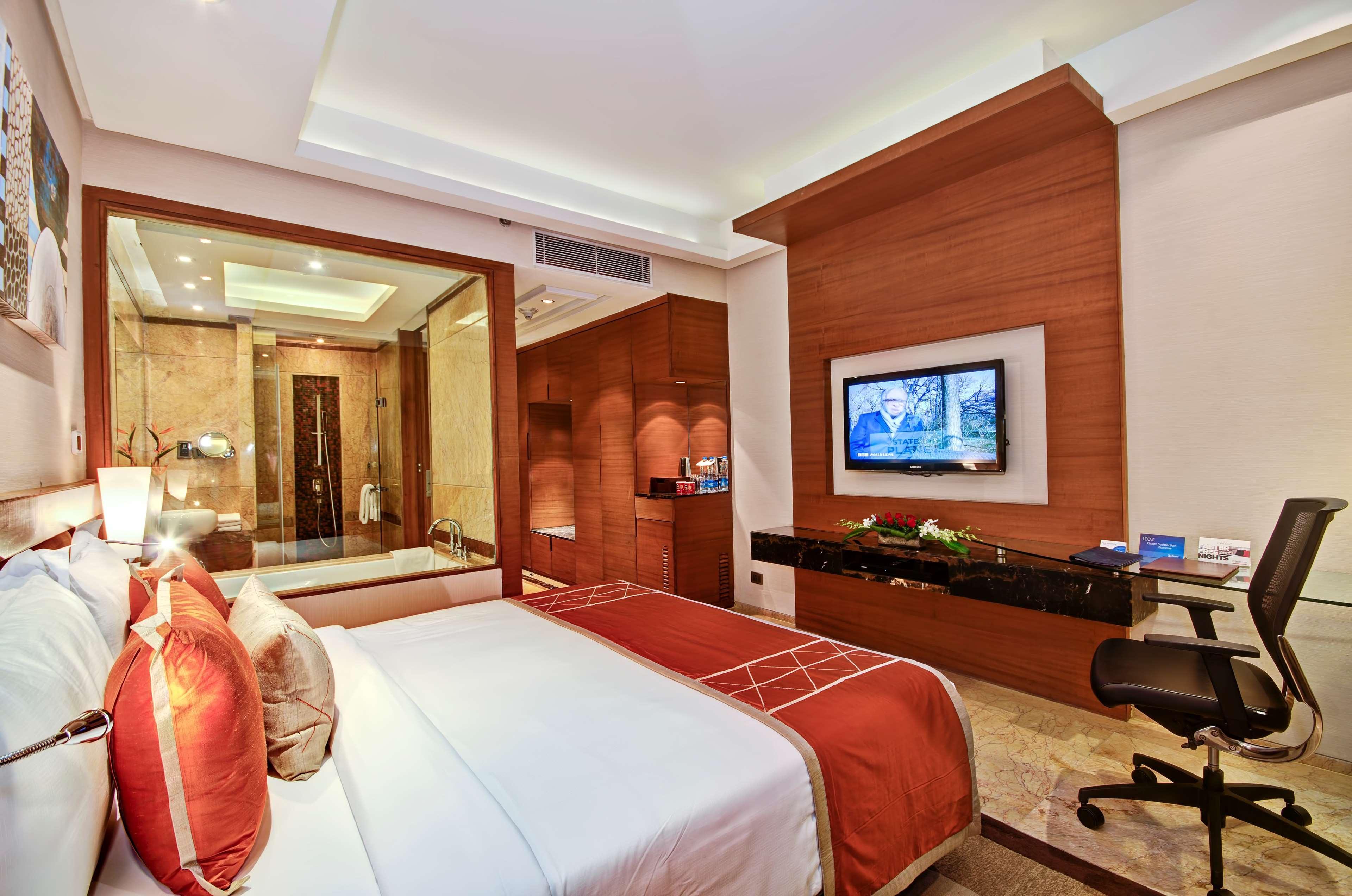 מלון גאזיאבאד Radisson Blu Kaushambi Delhi Ncr מראה חיצוני תמונה