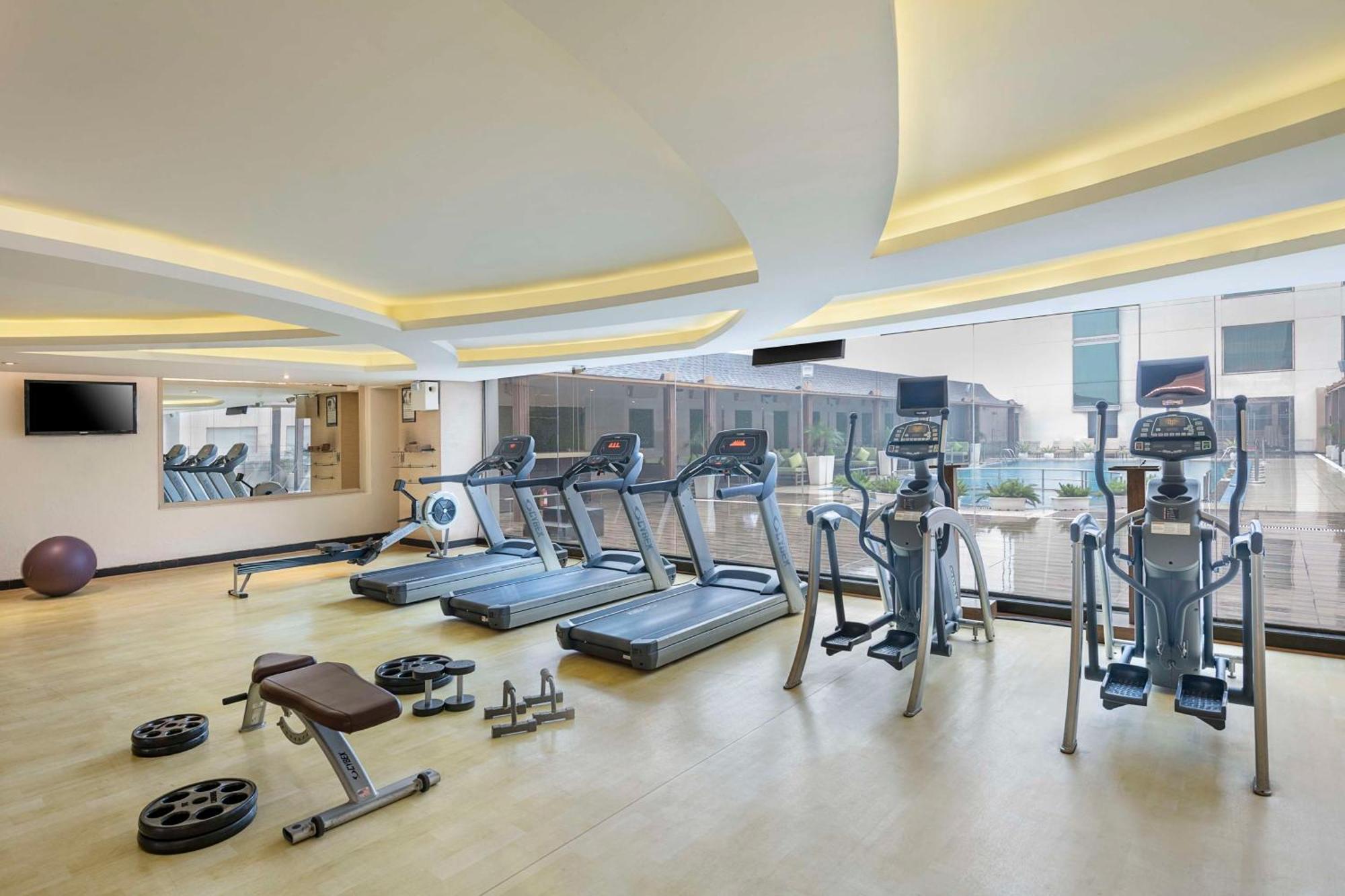 מלון גאזיאבאד Radisson Blu Kaushambi Delhi Ncr מראה חיצוני תמונה
